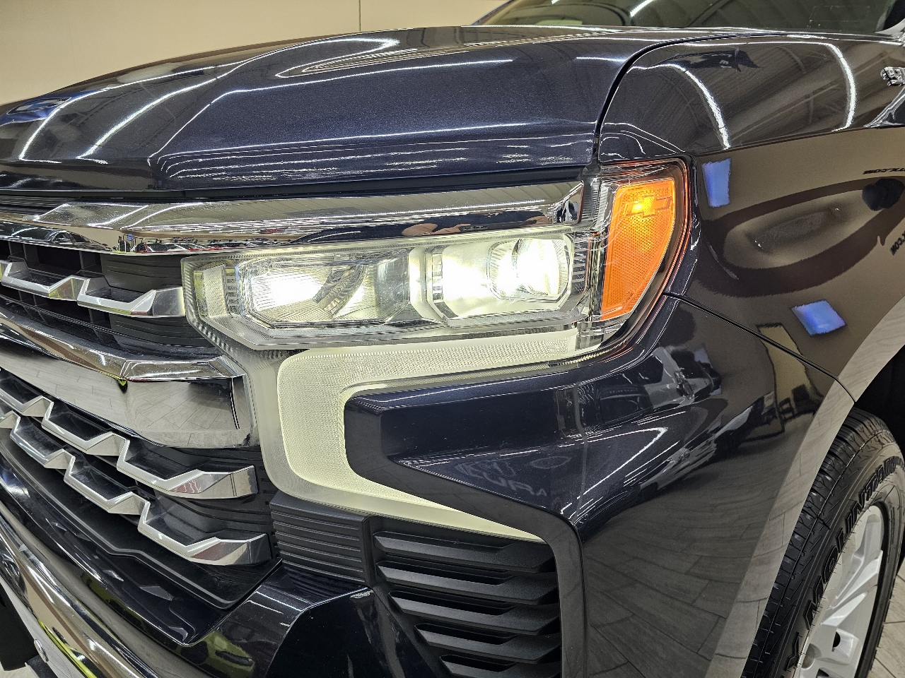 Chevrolet Silverado 1500 LTZ Crew Cab 4WD 2023