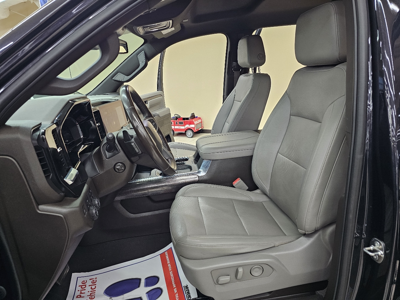 Chevrolet Silverado 1500 LTZ Crew Cab 4WD 2023