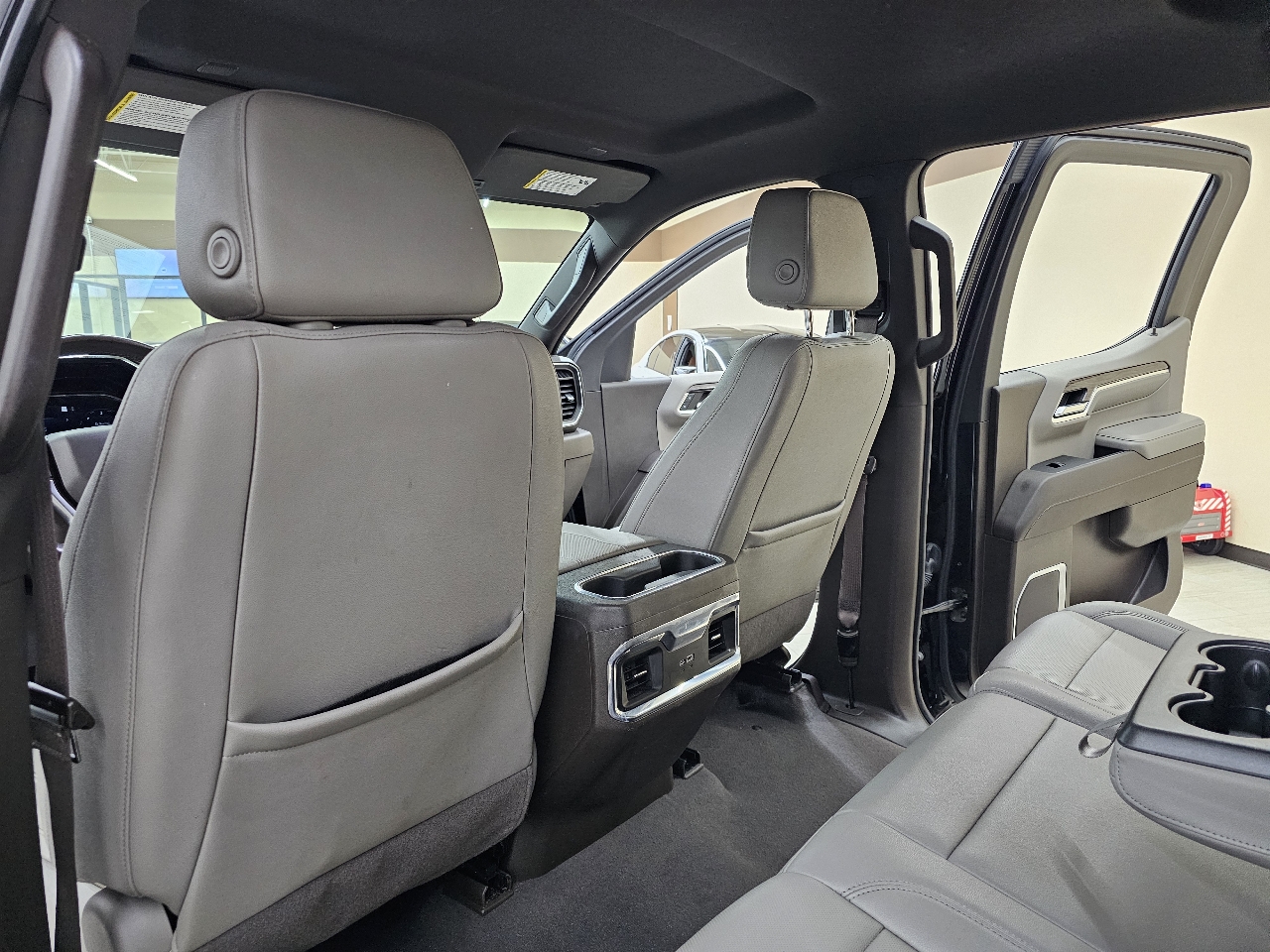 Chevrolet Silverado 1500 LTZ Crew Cab 4WD 2023