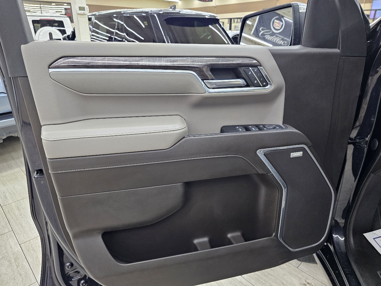 Chevrolet Silverado 1500 LTZ Crew Cab 4WD 2023