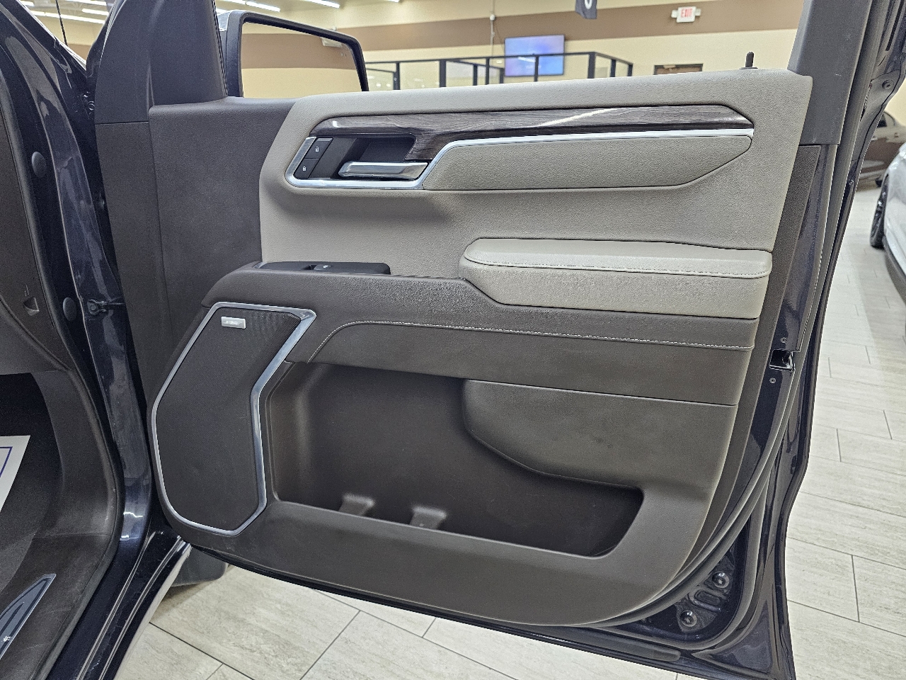 Chevrolet Silverado 1500 LTZ Crew Cab 4WD 2023