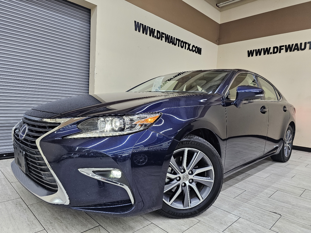 2016 Lexus ES 300h Sedan