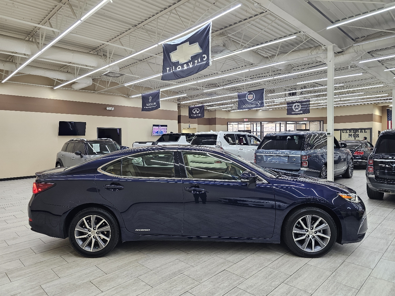 Lexus ES 300h Sedan 2016