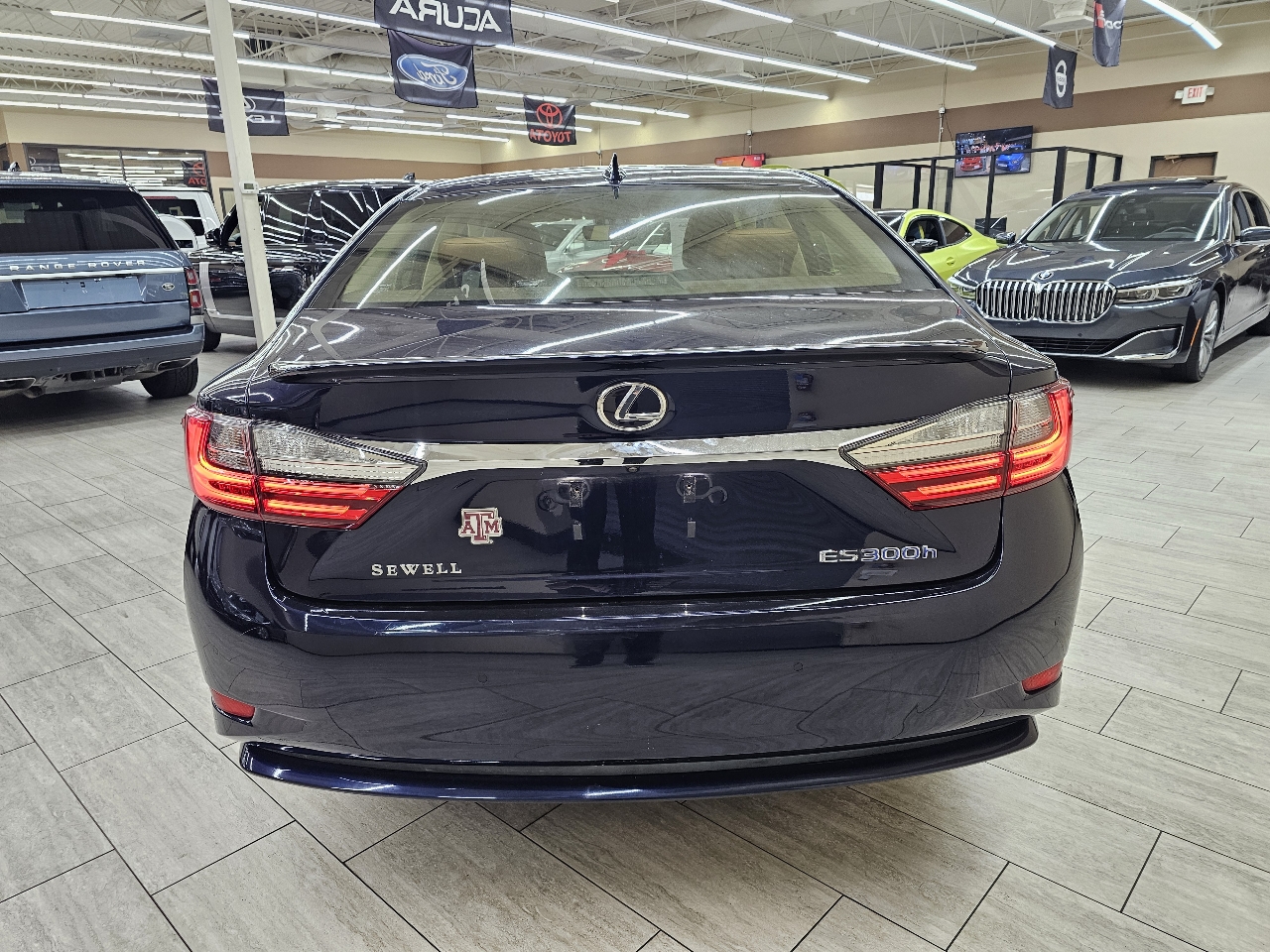 Lexus ES 300h Sedan 2016