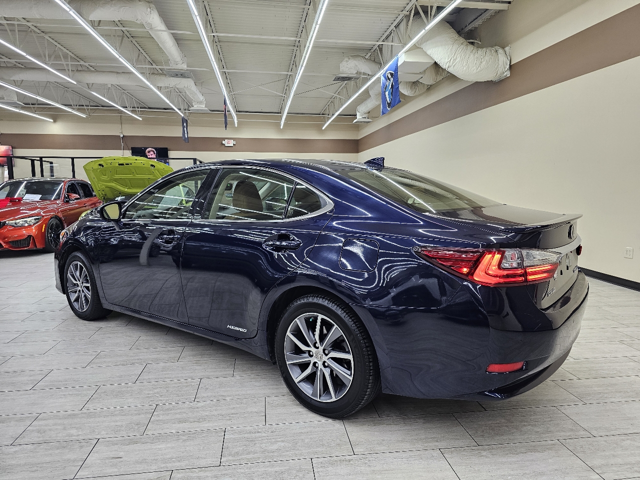 Lexus ES 300h Sedan 2016