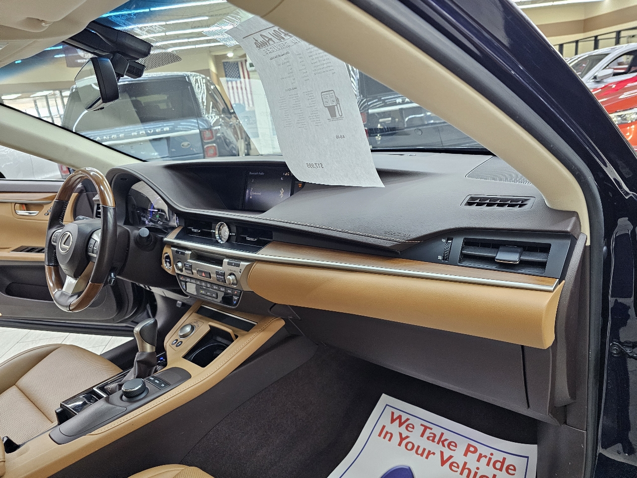 Lexus ES 300h Sedan 2016