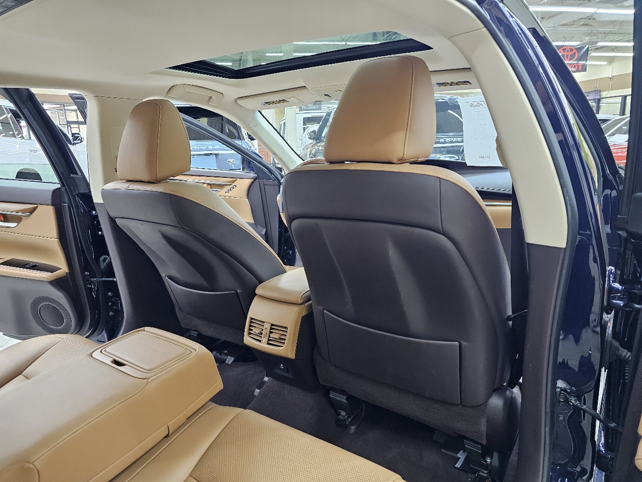 Lexus ES 300h Sedan 2016