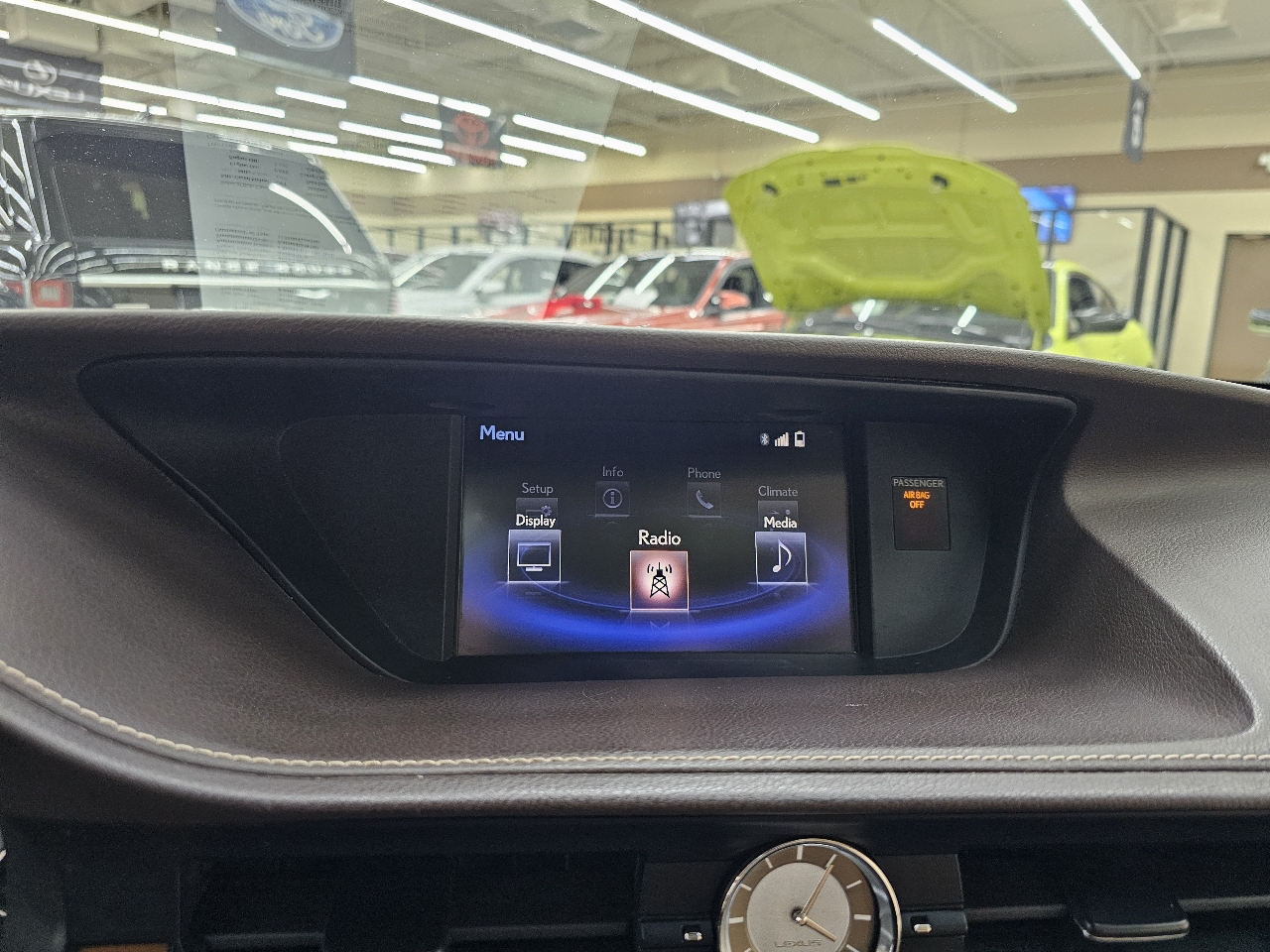 Lexus ES 300h Sedan 2016