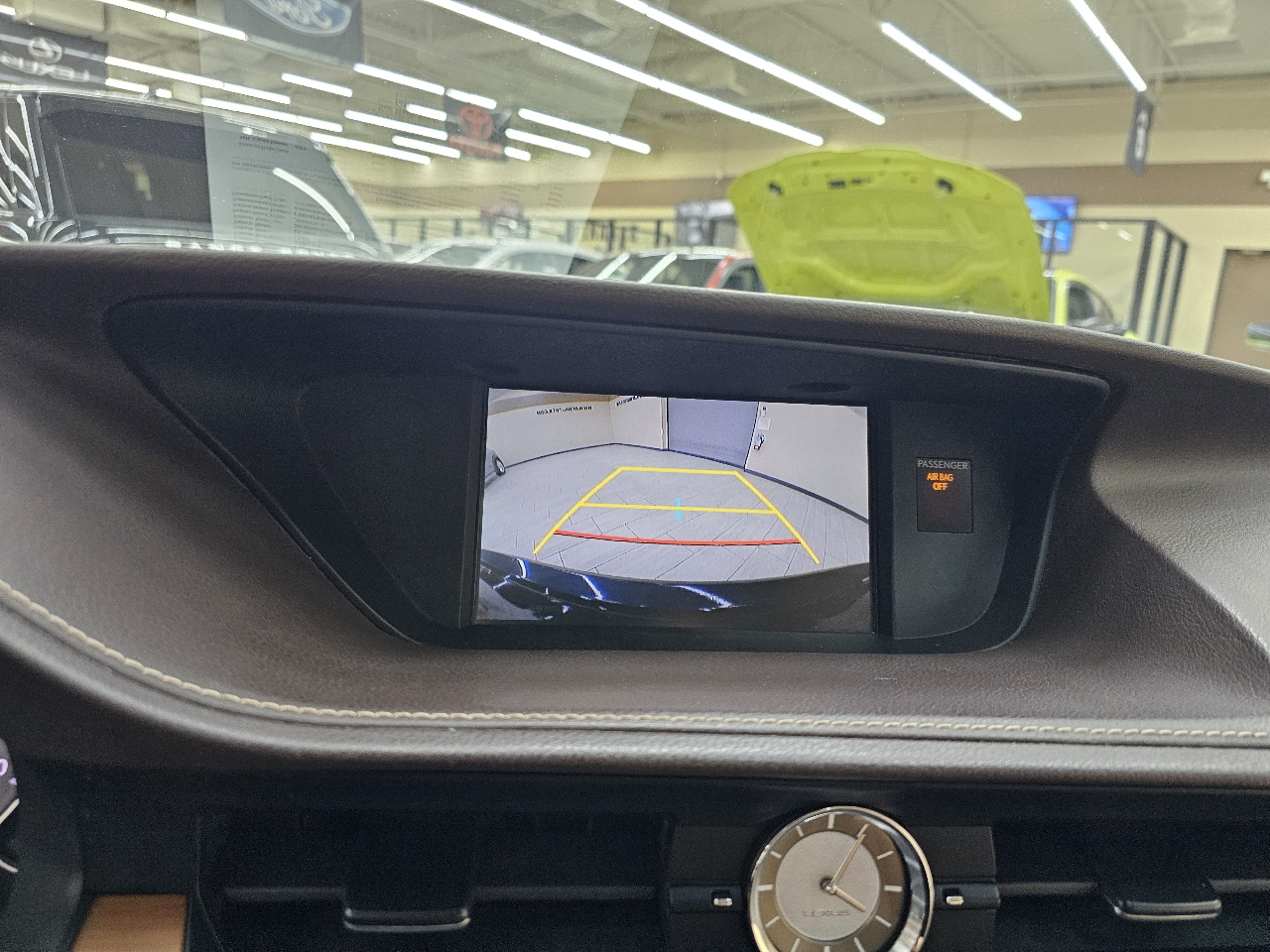 Lexus ES 300h Sedan 2016