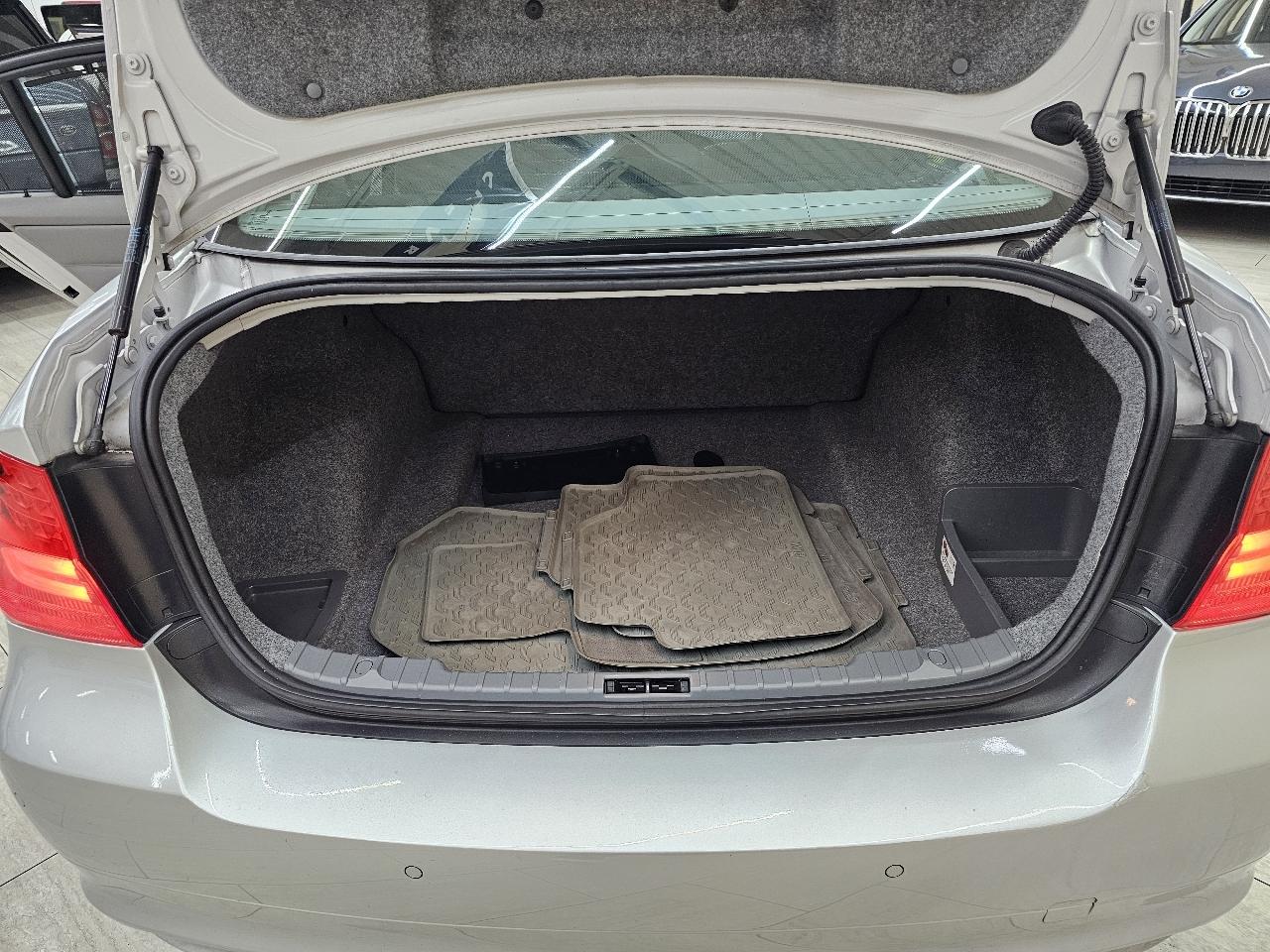 BMW 3-Series 335i 2011