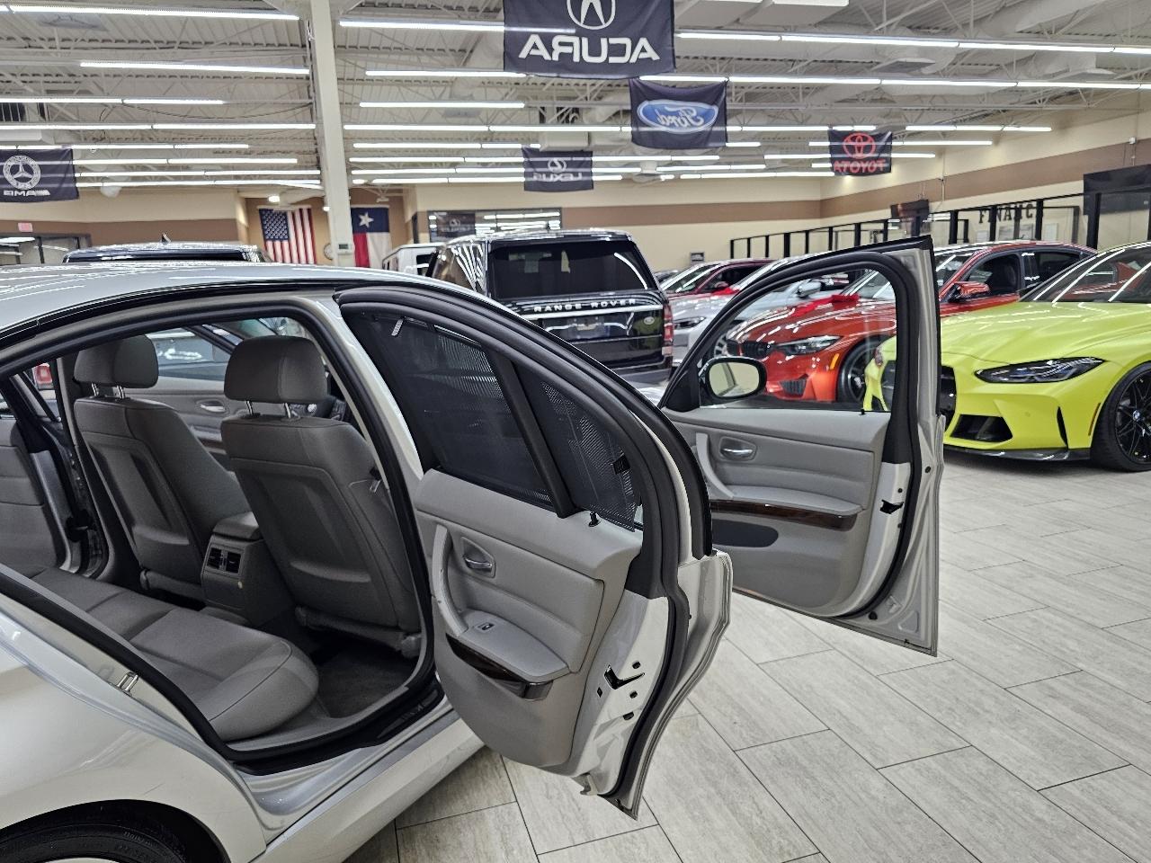 BMW 3-Series 335i 2011