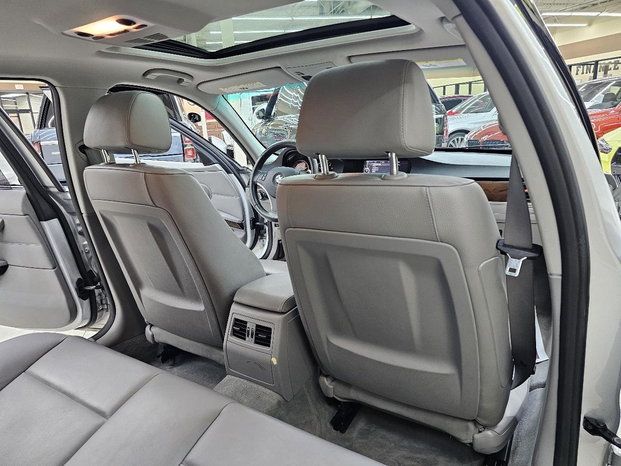 BMW 3-Series 335i 2011