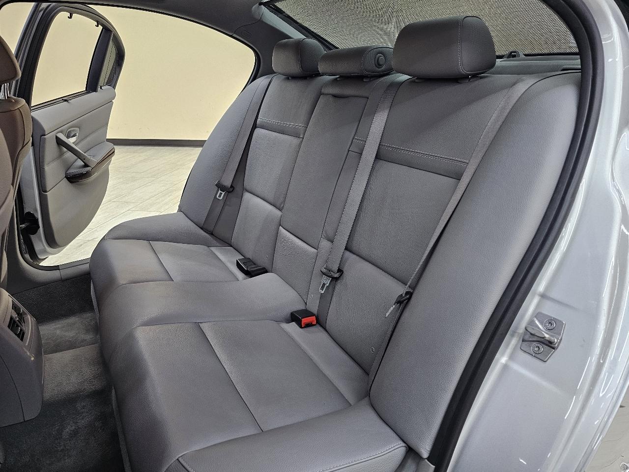 BMW 3-Series 335i 2011