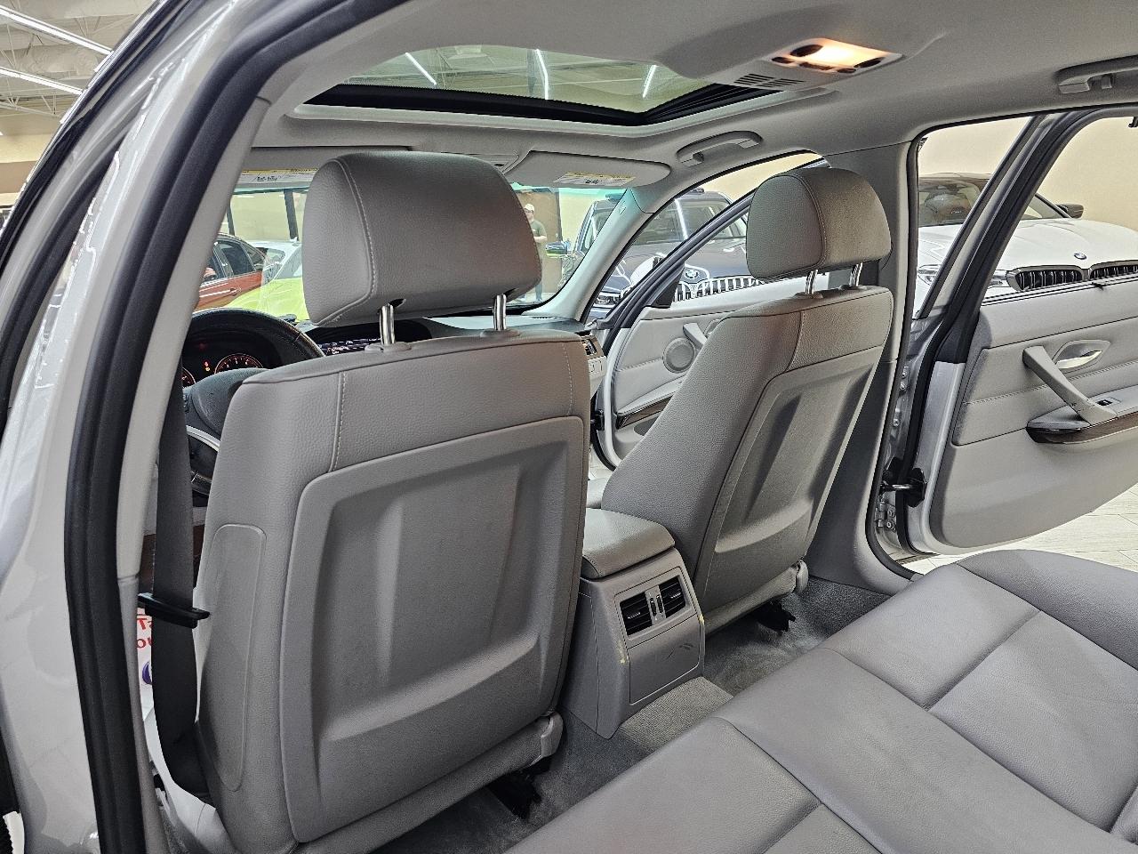 BMW 3-Series 335i 2011