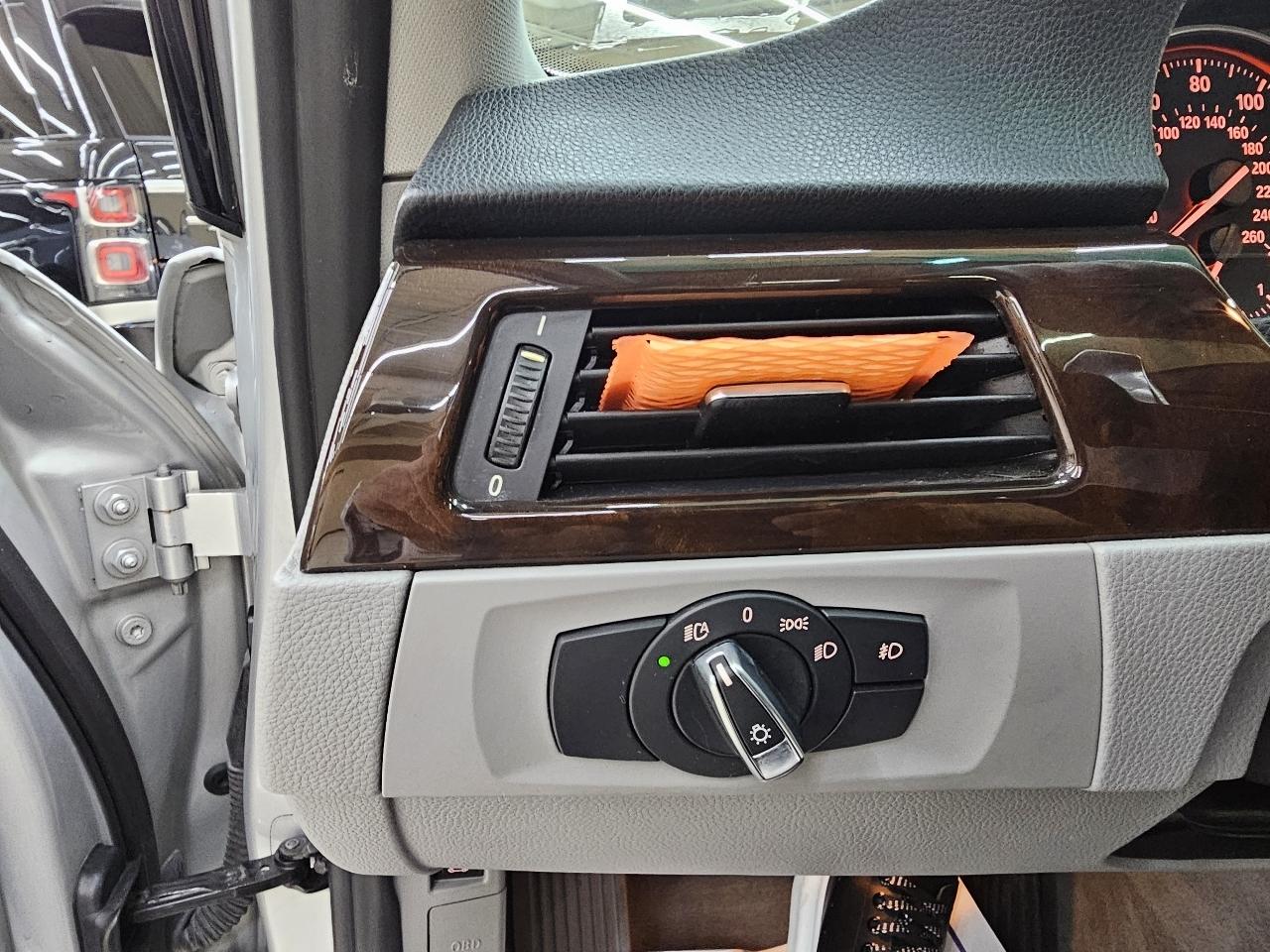 BMW 3-Series 335i 2011