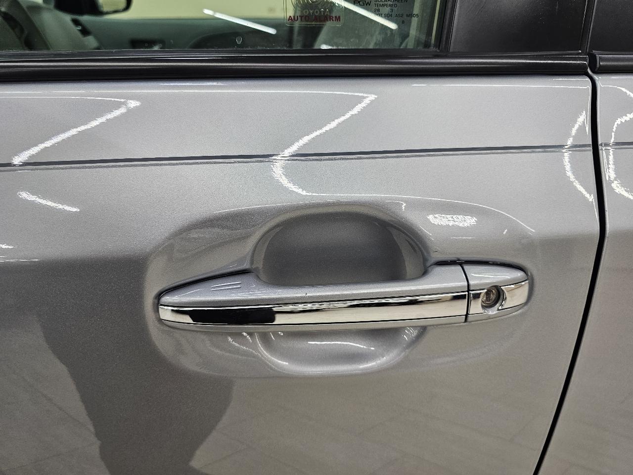 Toyota Sienna XLE FWD 8-Passenger V6 2014