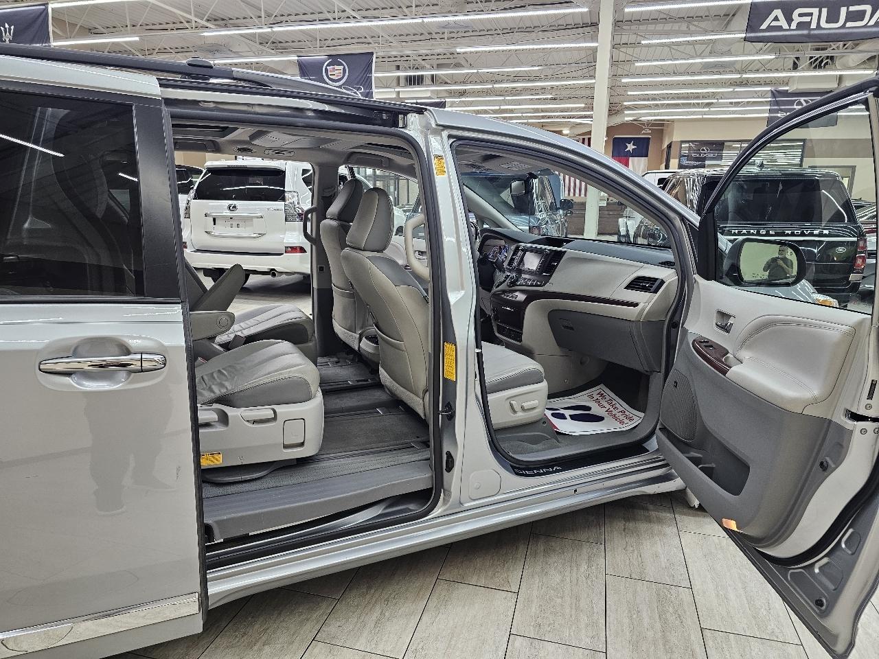 Toyota Sienna XLE FWD 8-Passenger V6 2014