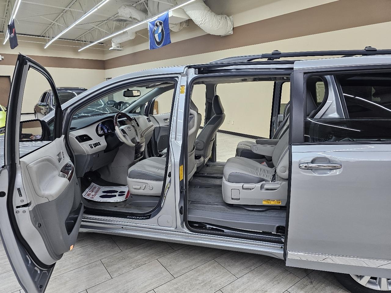 Toyota Sienna XLE FWD 8-Passenger V6 2014