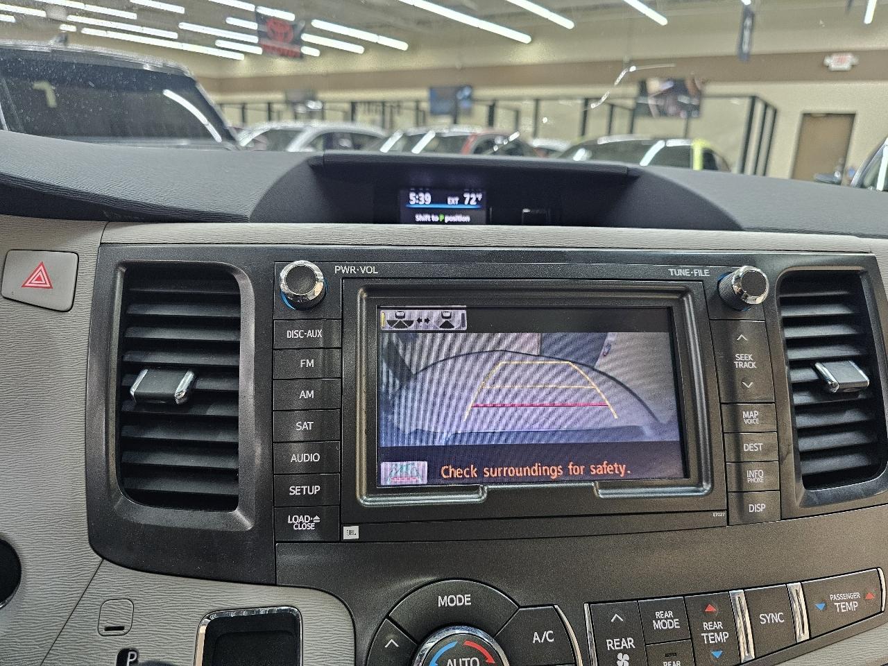 Toyota Sienna XLE FWD 8-Passenger V6 2014