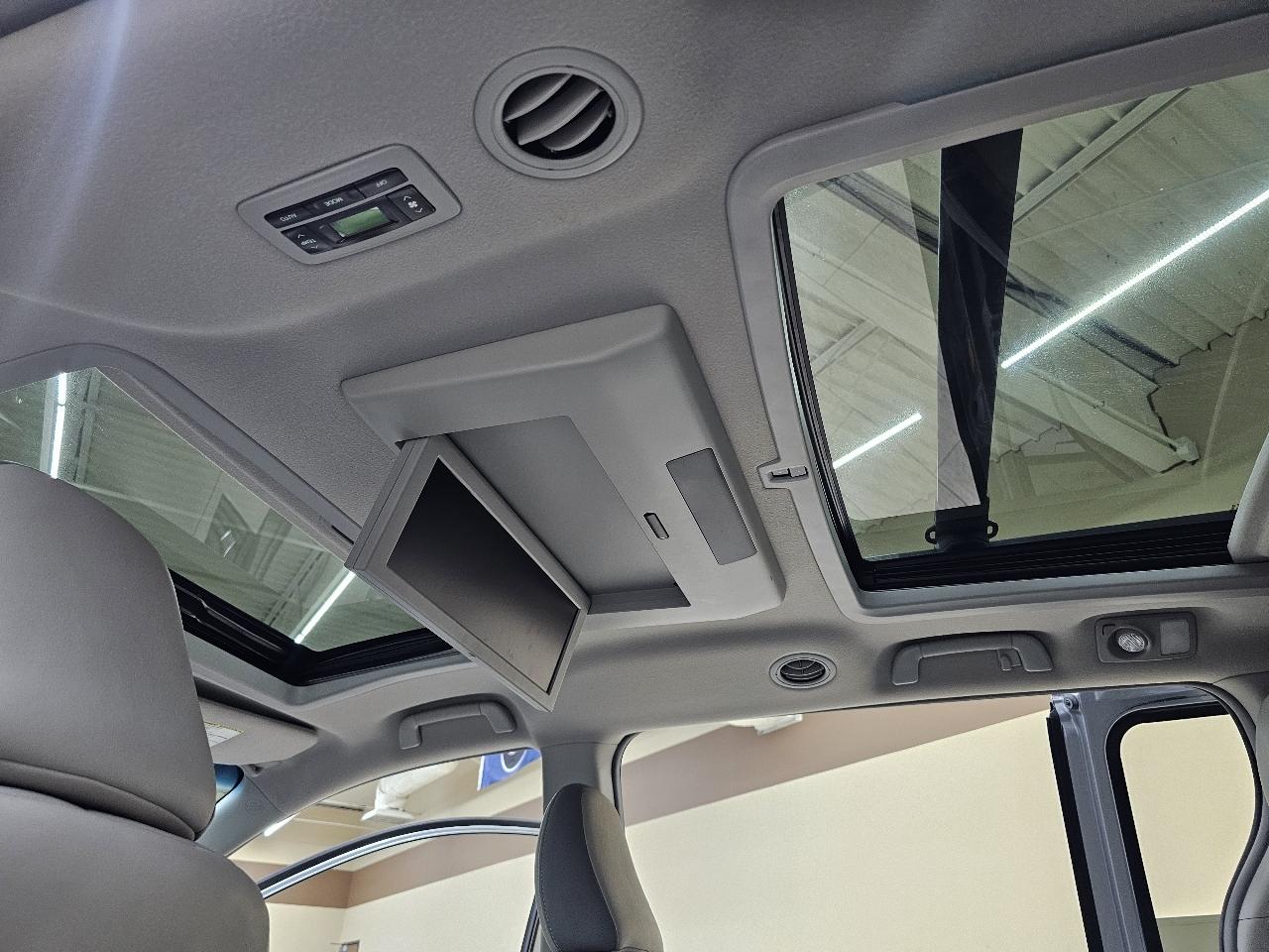 Toyota Sienna XLE FWD 8-Passenger V6 2014