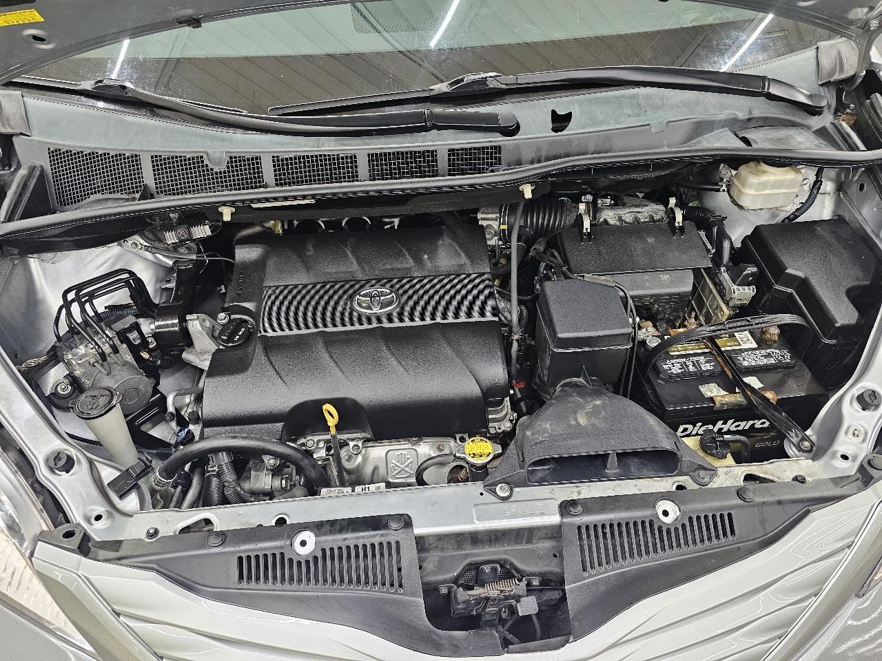 Toyota Sienna XLE FWD 8-Passenger V6 2014