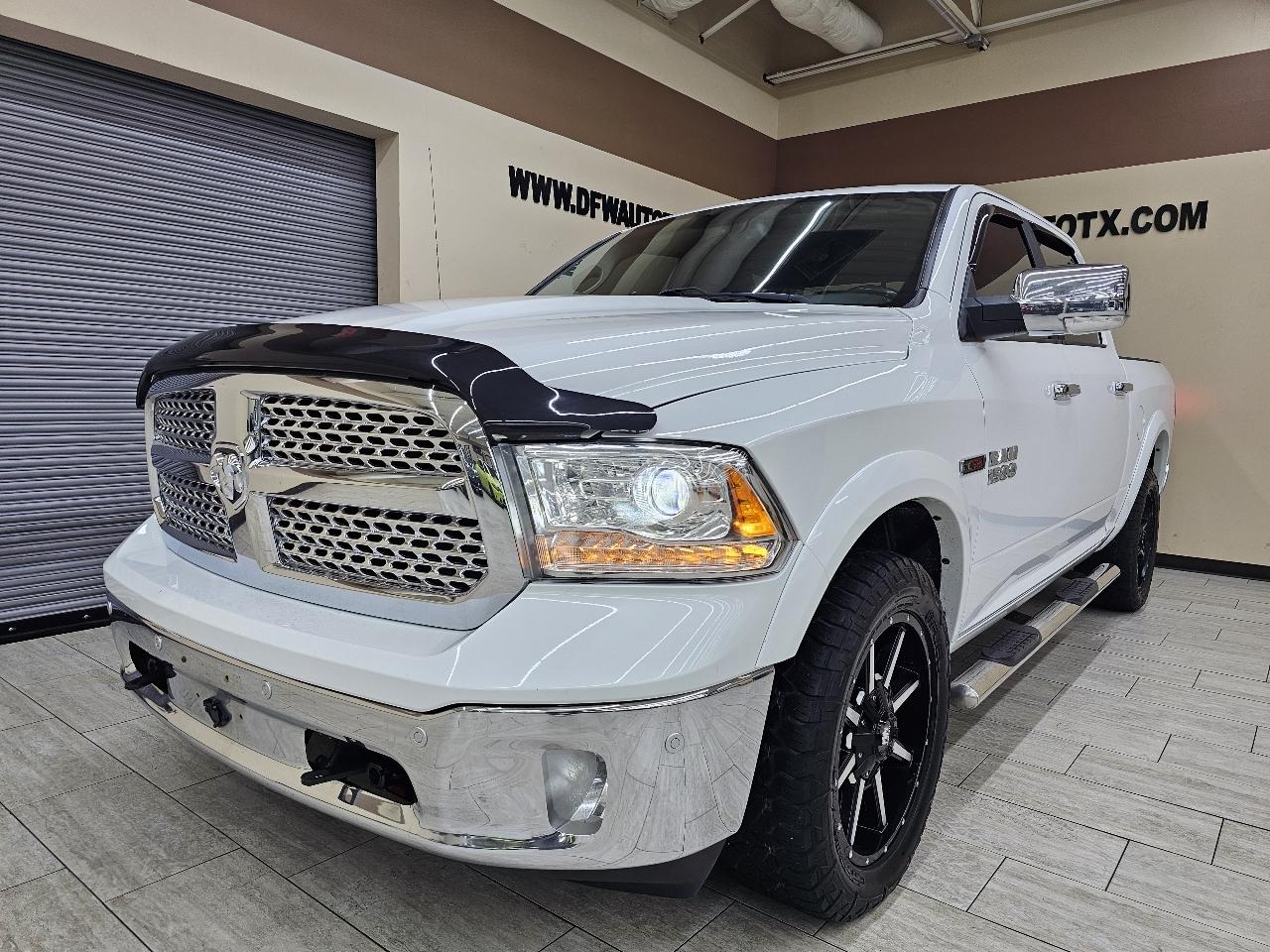 RAM 1500 Laramie Crew Cab SWB 4WD 2017