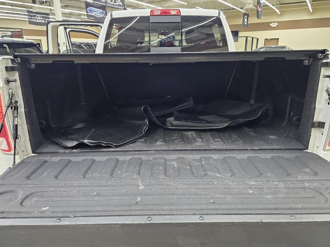 RAM 1500 Laramie Crew Cab SWB 4WD 2017