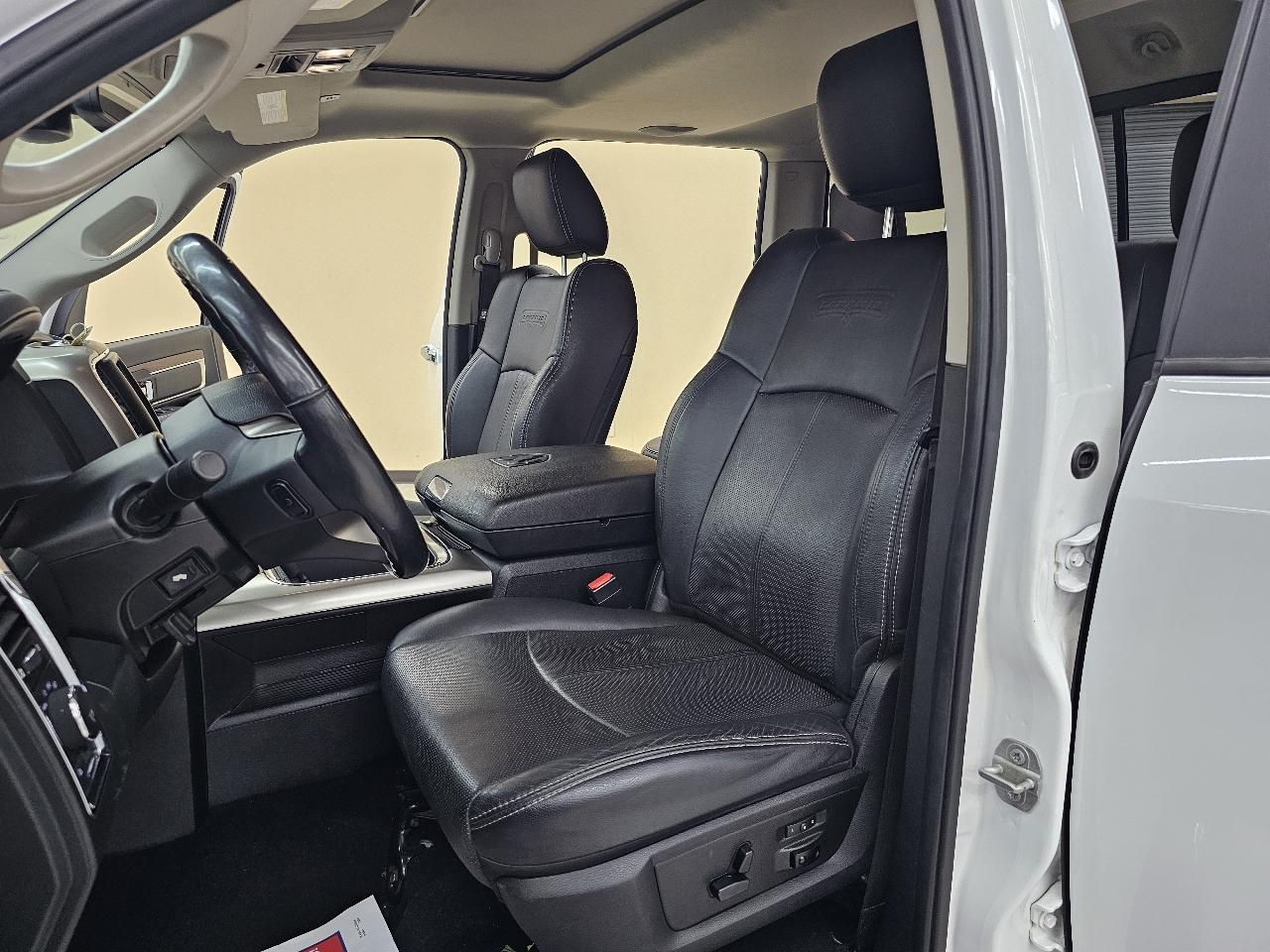 RAM 1500 Laramie Crew Cab SWB 4WD 2017