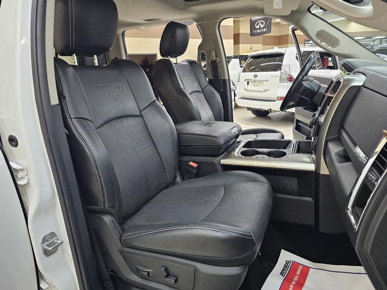 RAM 1500 Laramie Crew Cab SWB 4WD 2017