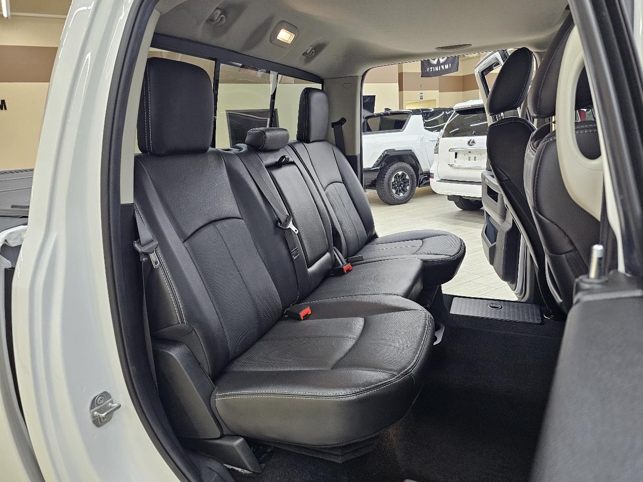 RAM 1500 Laramie Crew Cab SWB 4WD 2017