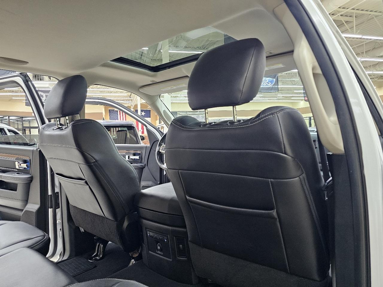 RAM 1500 Laramie Crew Cab SWB 4WD 2017