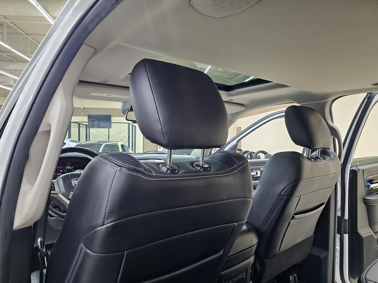 RAM 1500 Laramie Crew Cab SWB 4WD 2017