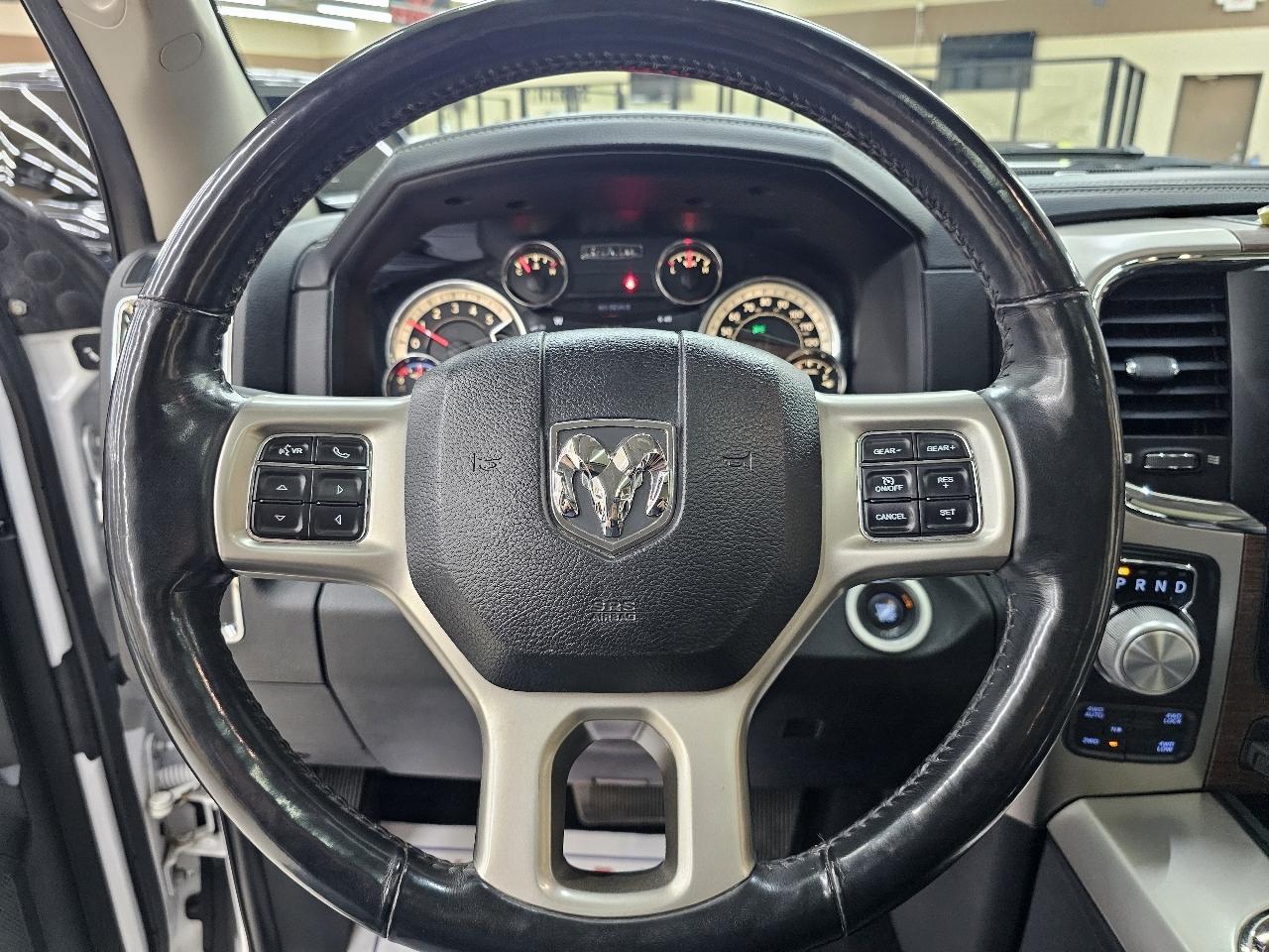 RAM 1500 Laramie Crew Cab SWB 4WD 2017