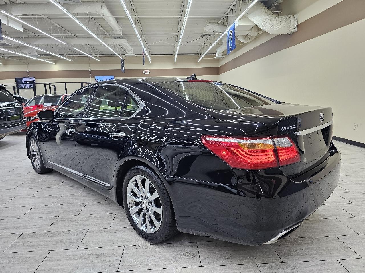 Lexus LS 460 Luxury Sedan AWD 2012
