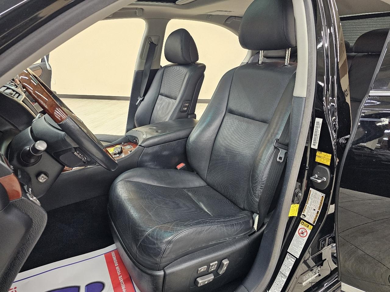 Lexus LS 460 Luxury Sedan AWD 2012