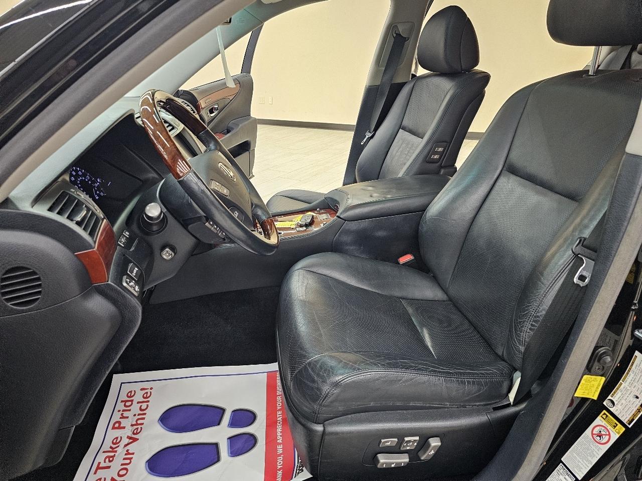 Lexus LS 460 Luxury Sedan AWD 2012