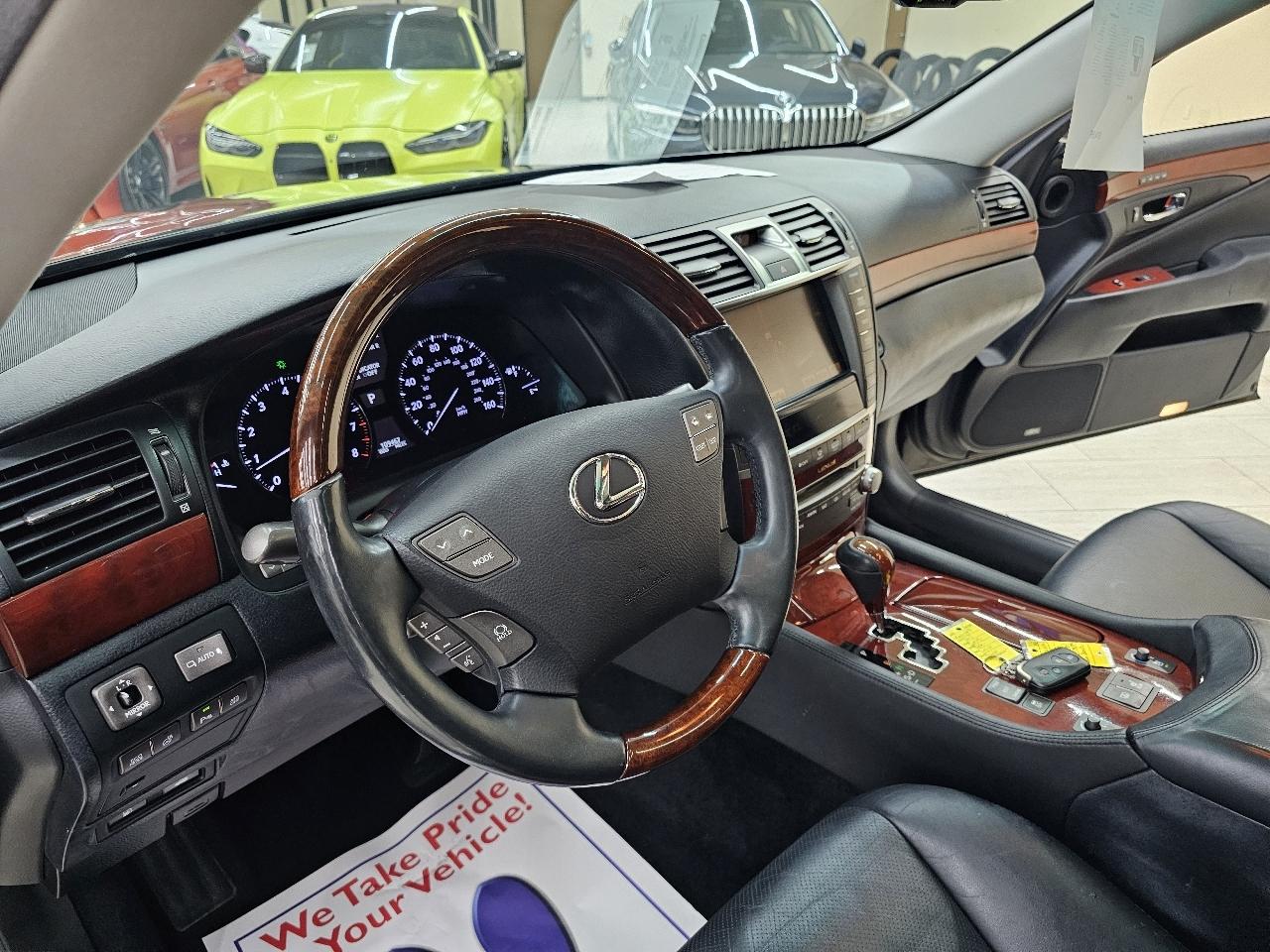 Lexus LS 460 Luxury Sedan AWD 2012