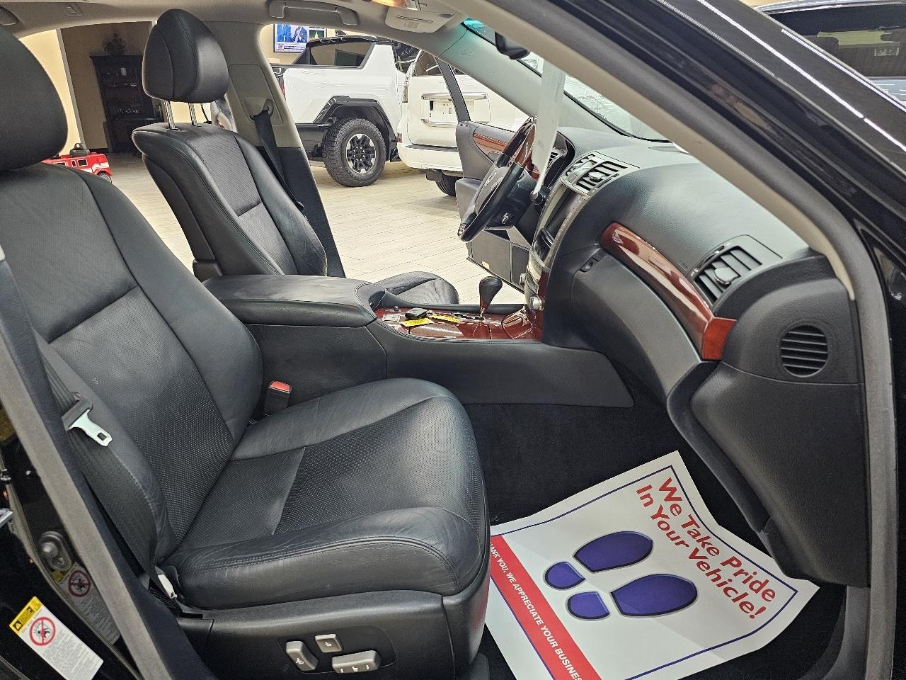 Lexus LS 460 Luxury Sedan AWD 2012