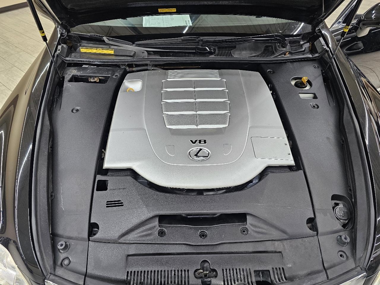 Lexus LS 460 Luxury Sedan AWD 2012