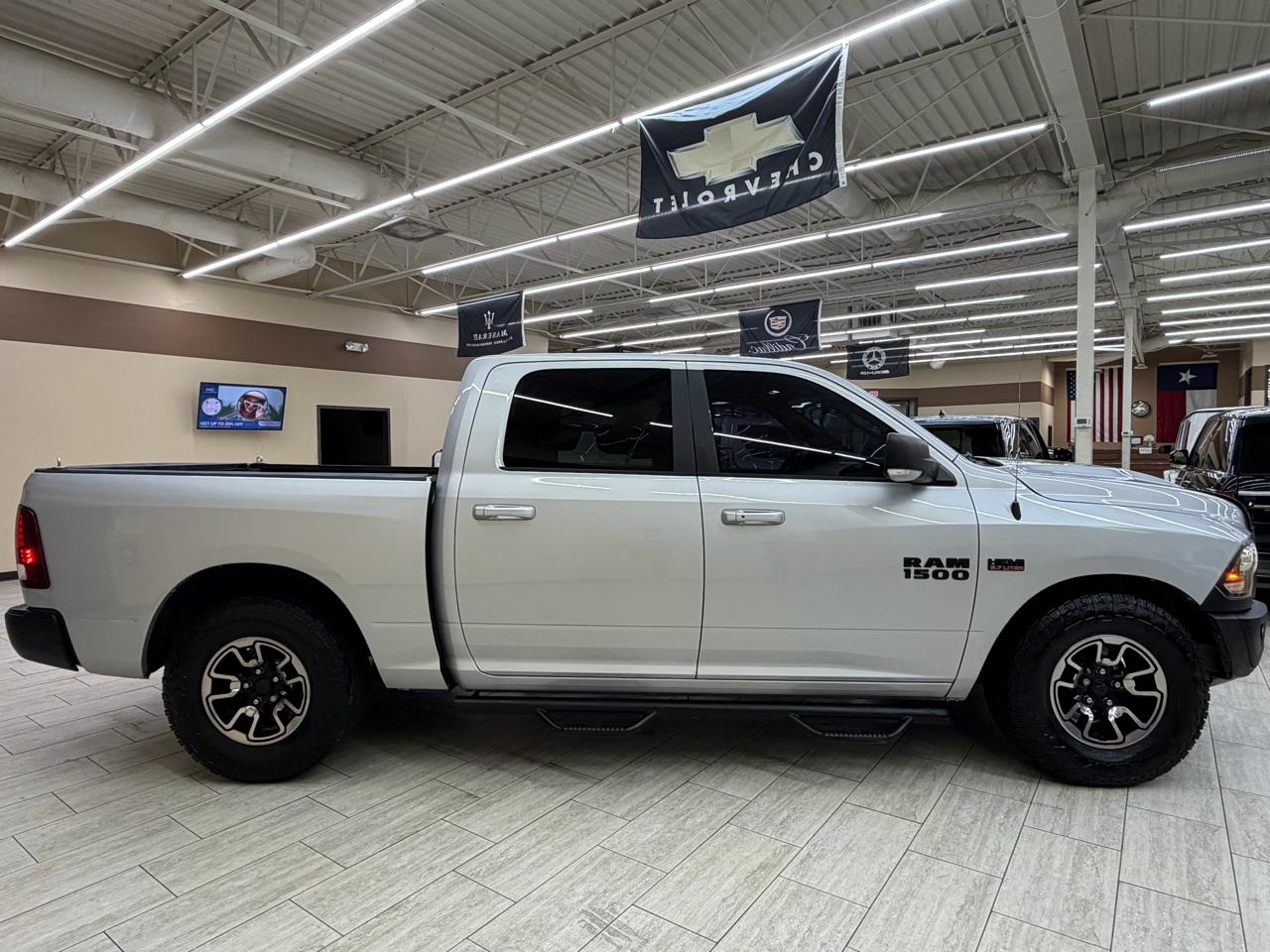 RAM 1500 Rebel Crew Cab SWB 4WD 2016