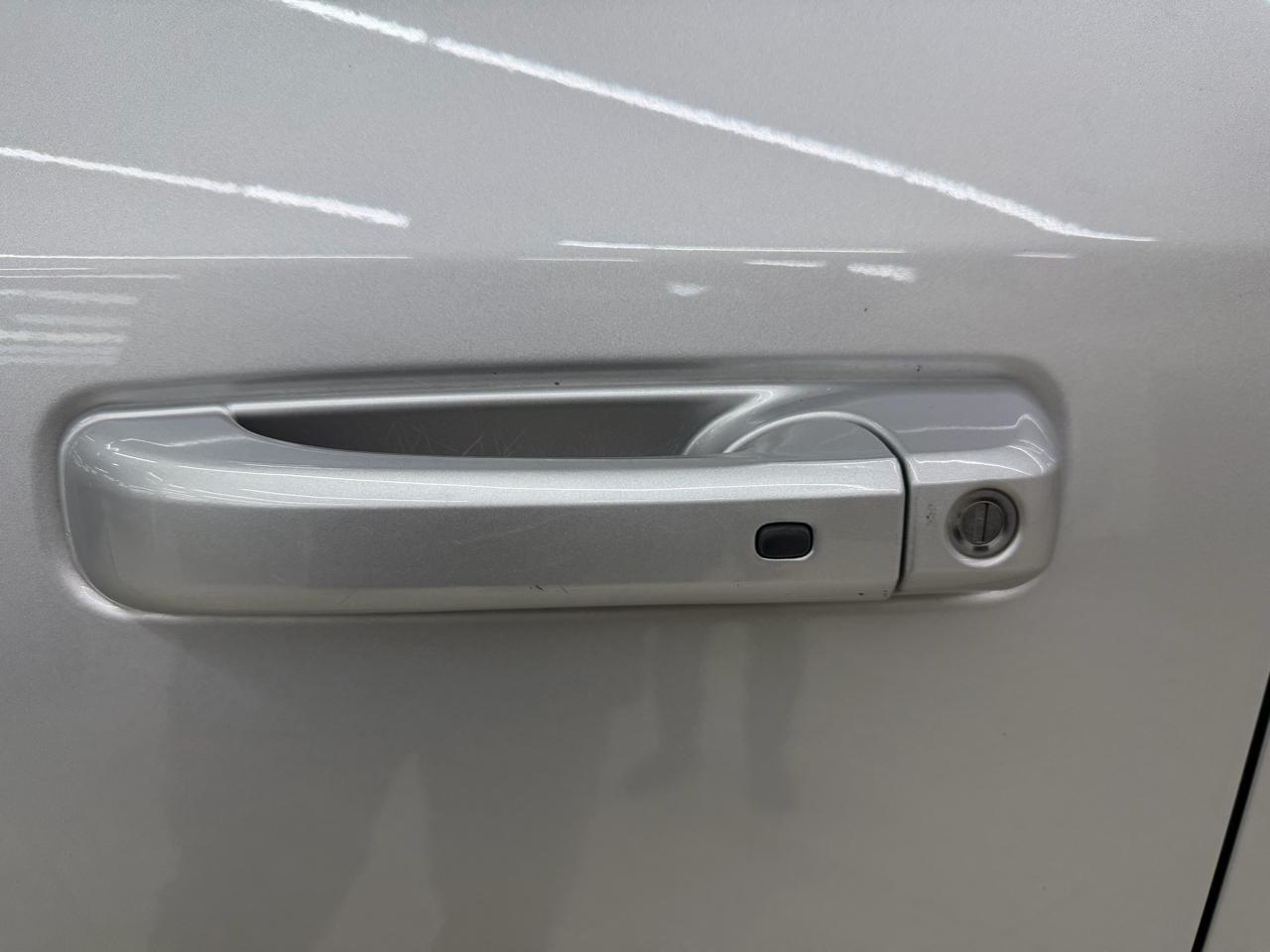 RAM 1500 Rebel Crew Cab SWB 4WD 2016