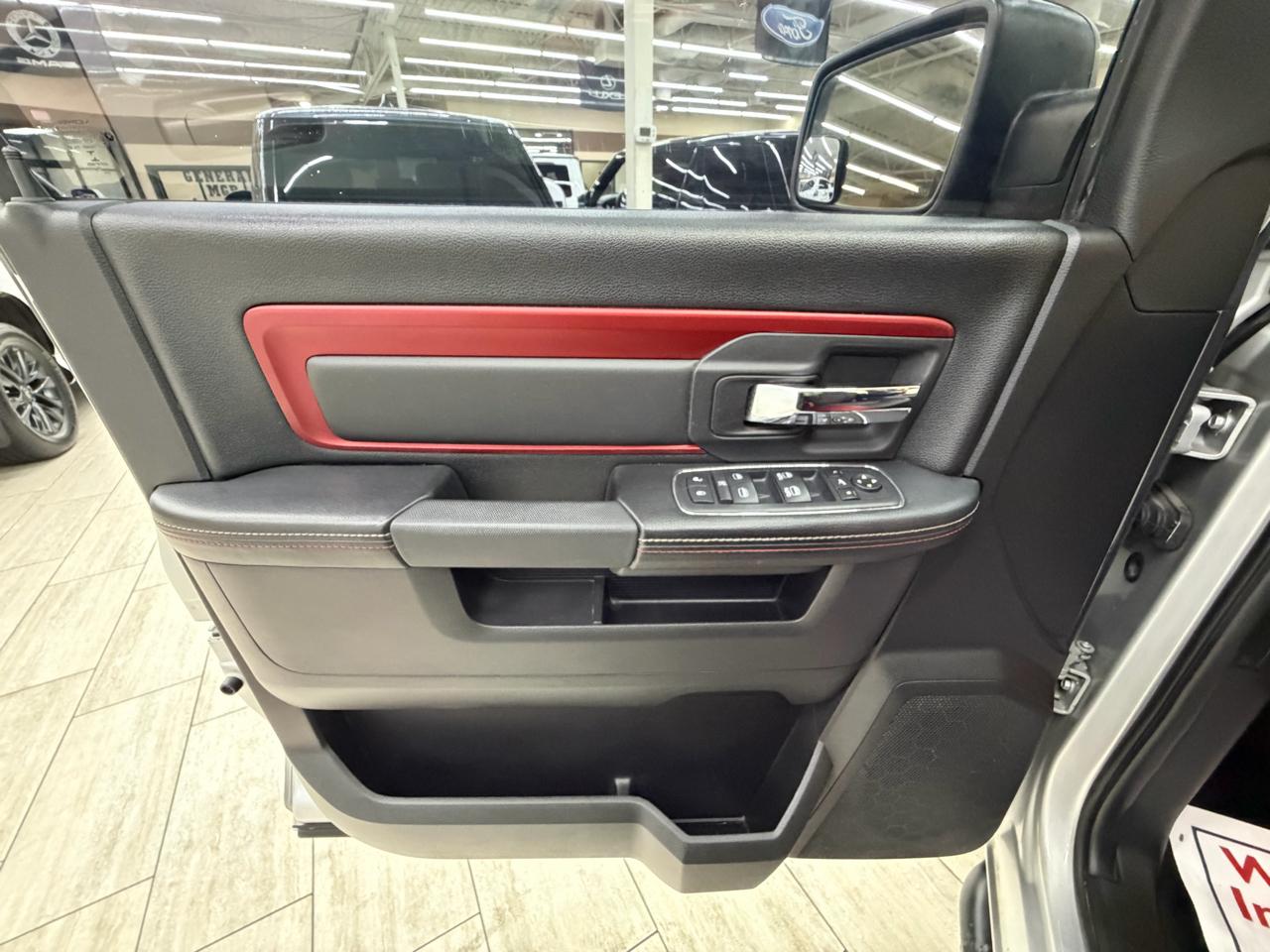 RAM 1500 Rebel Crew Cab SWB 4WD 2016