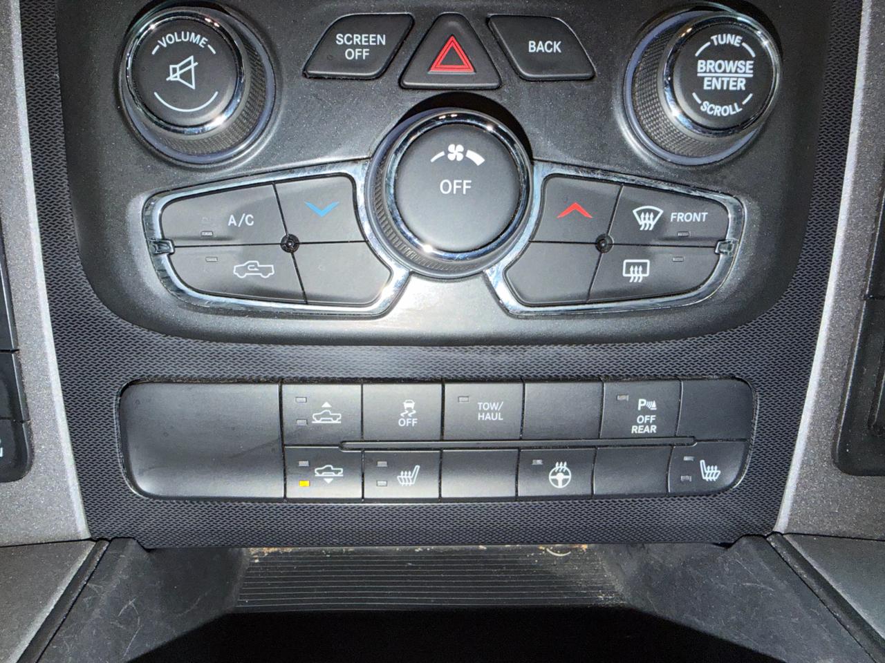 RAM 1500 Rebel Crew Cab SWB 4WD 2016