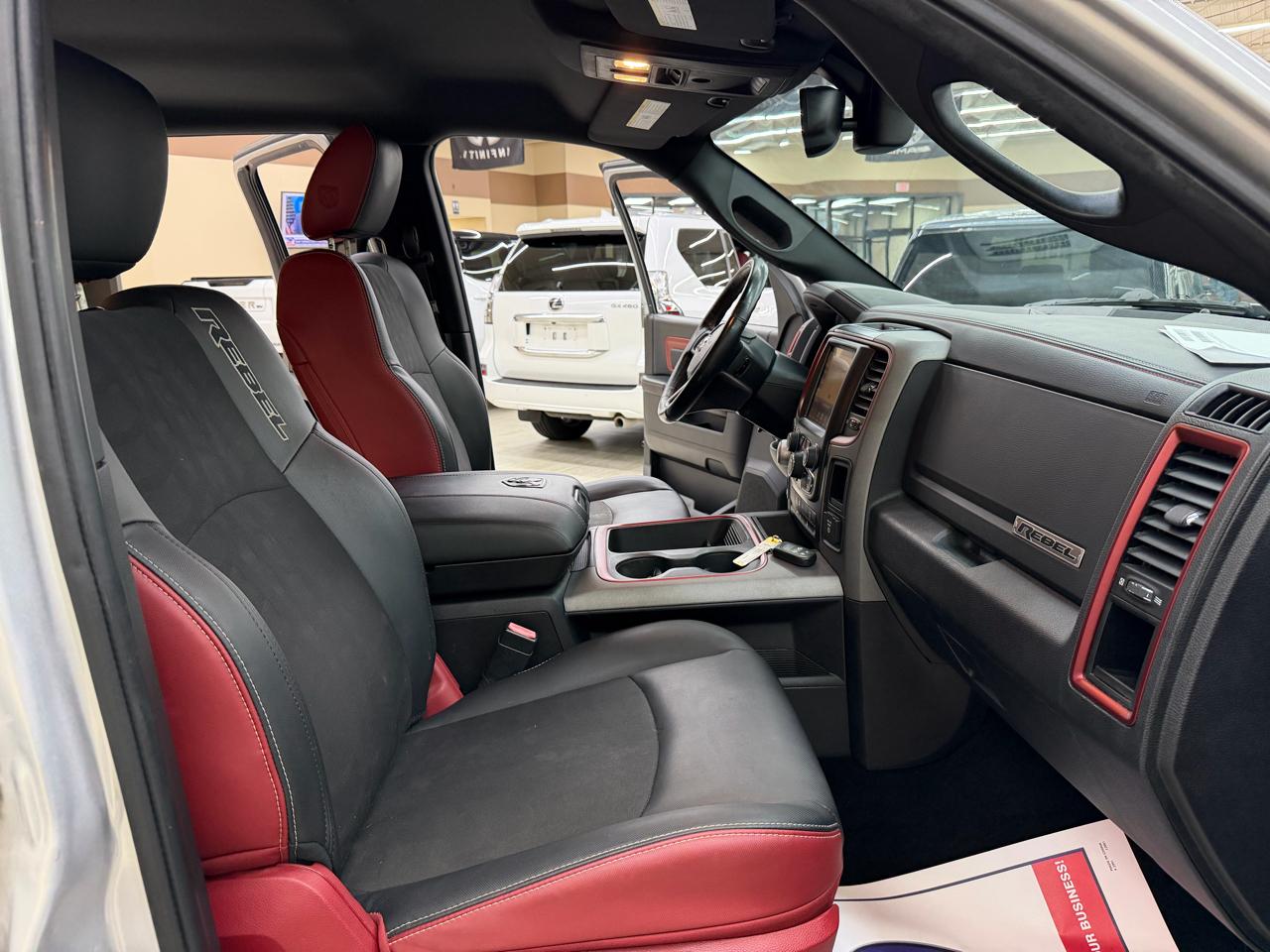 RAM 1500 Rebel Crew Cab SWB 4WD 2016