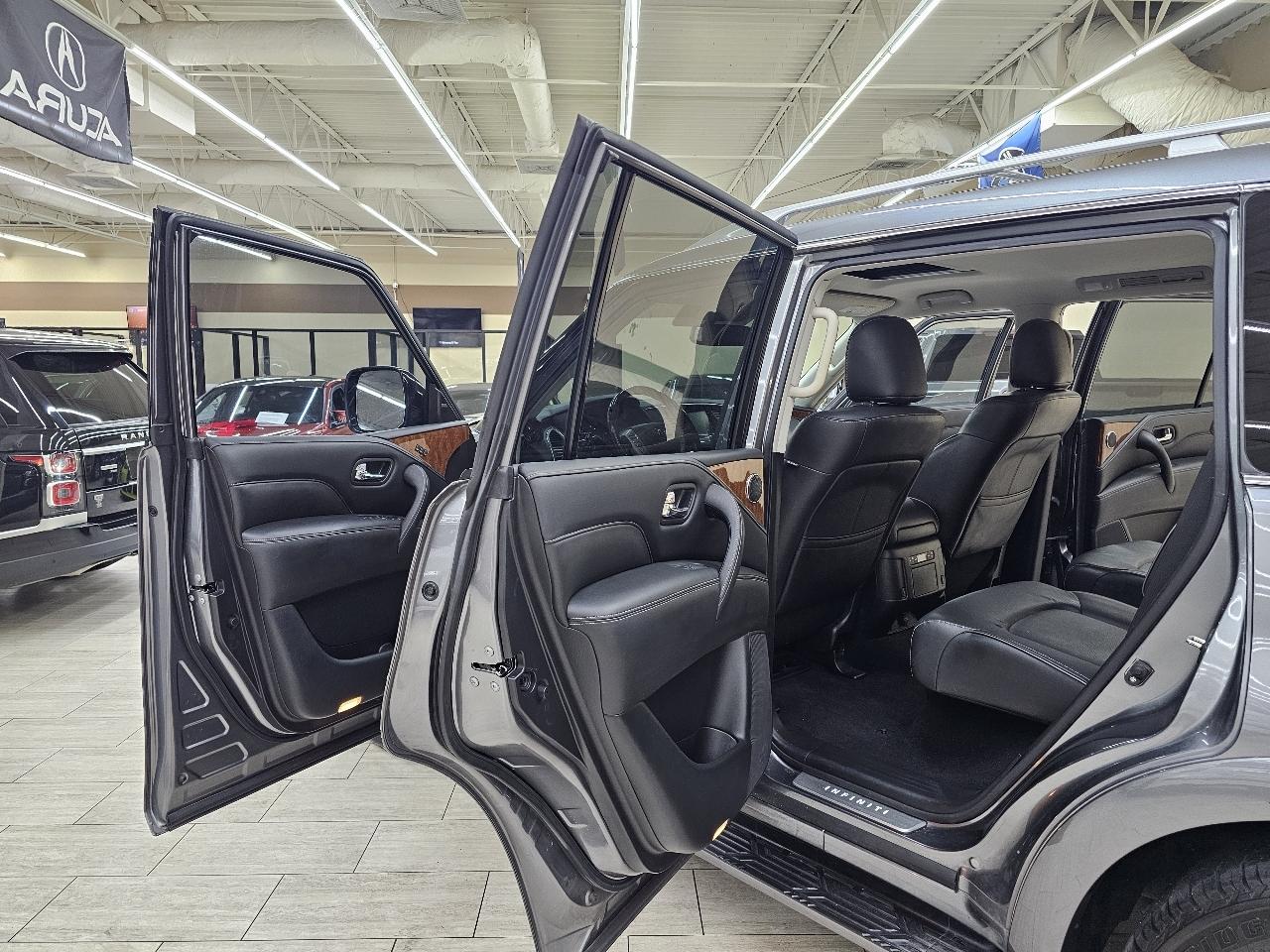 Infiniti QX80 LUXE 2019