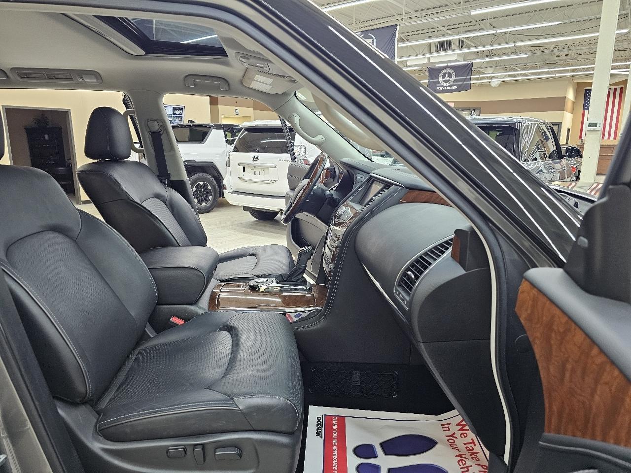 Infiniti QX80 LUXE 2019