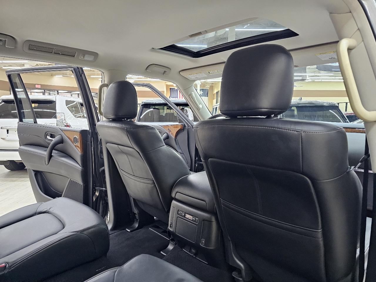 Infiniti QX80 LUXE 2019