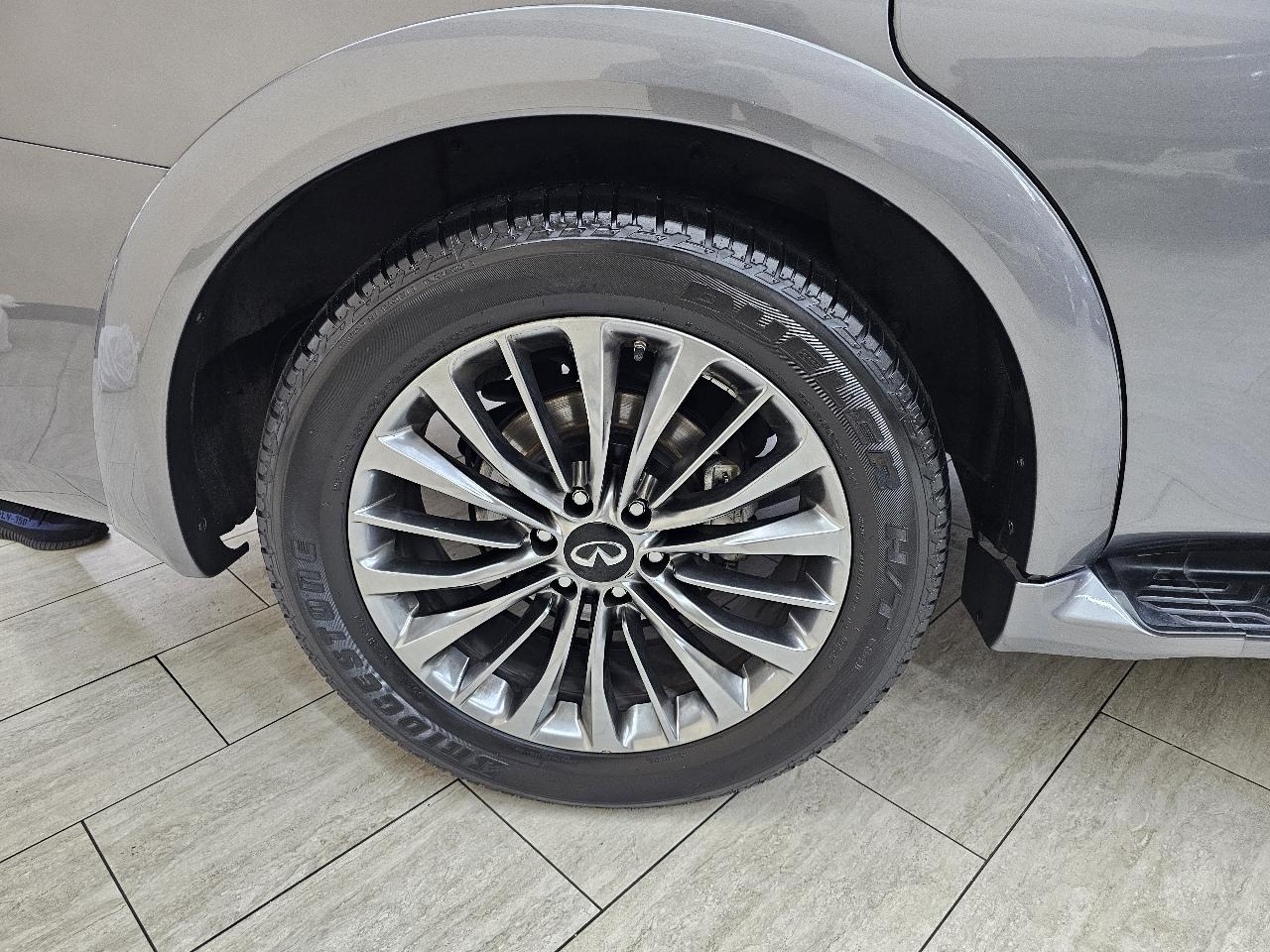 Infiniti QX80 LUXE 2019