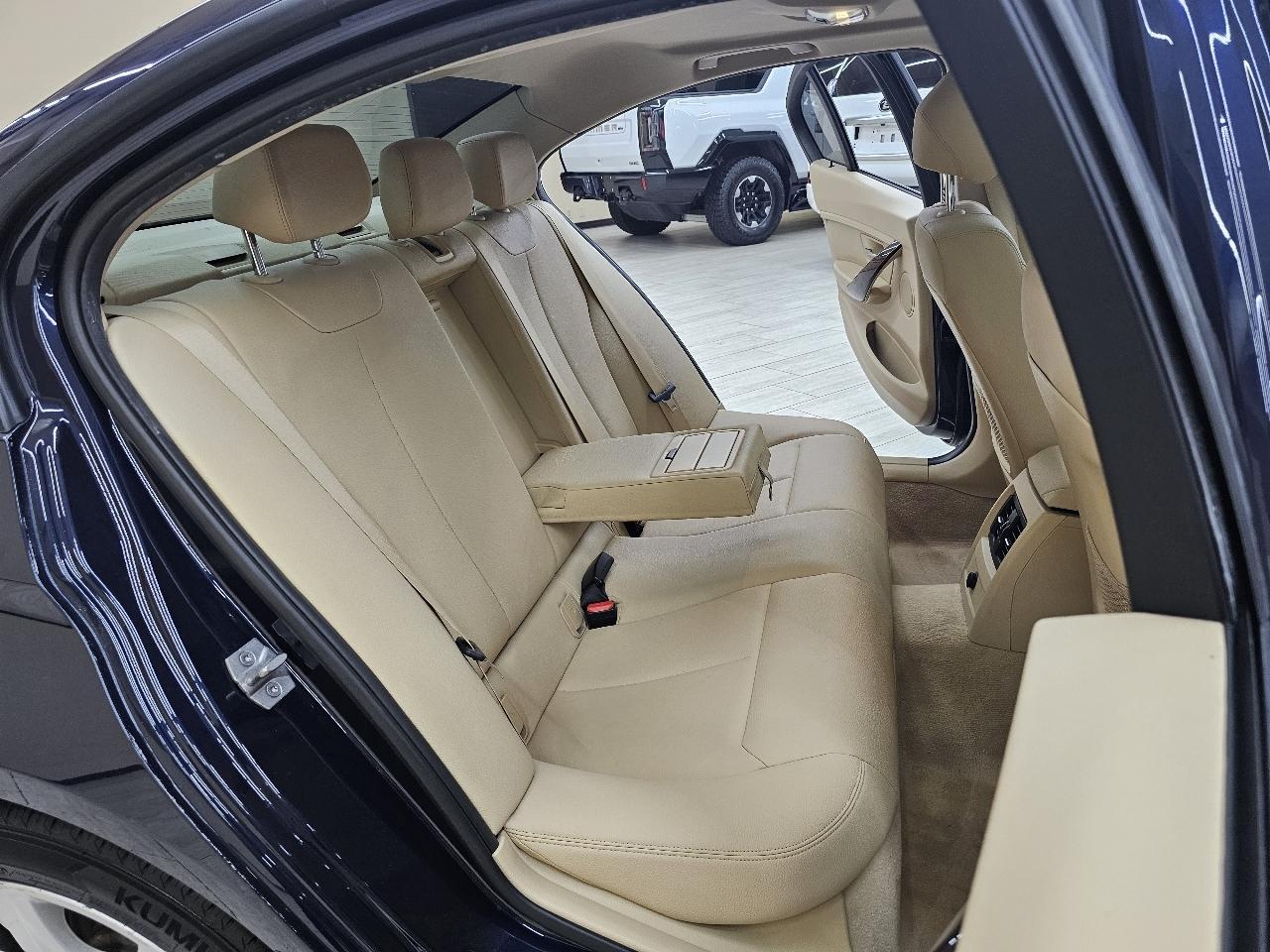 BMW 3-Series 328i Sedan 2015