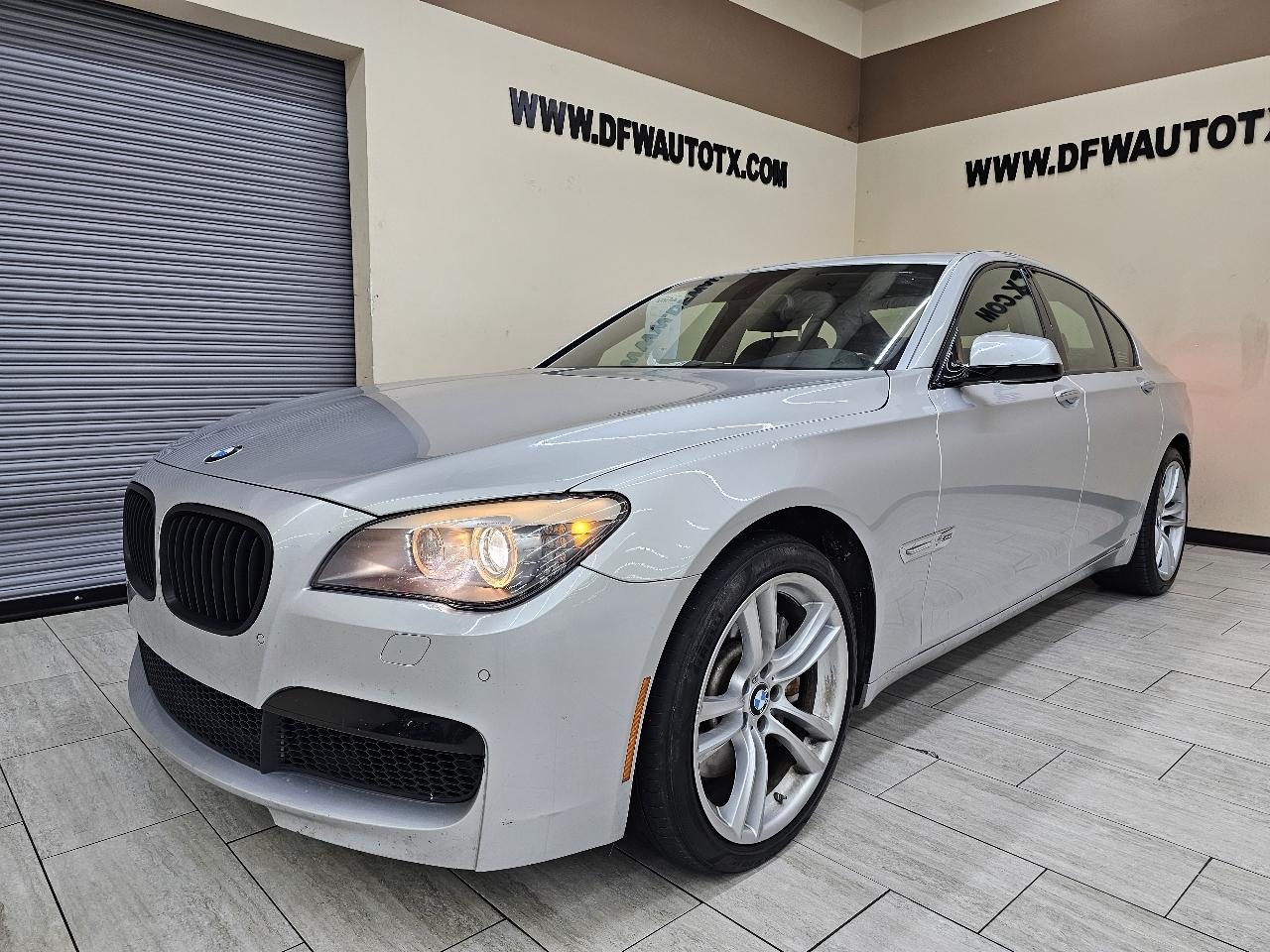 BMW 7-Series 750i xDrive Sedan 2012